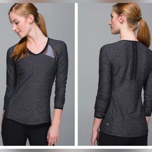 2/30 Lululemon Pace pusher Long sleeve tee heather Light Luon ™